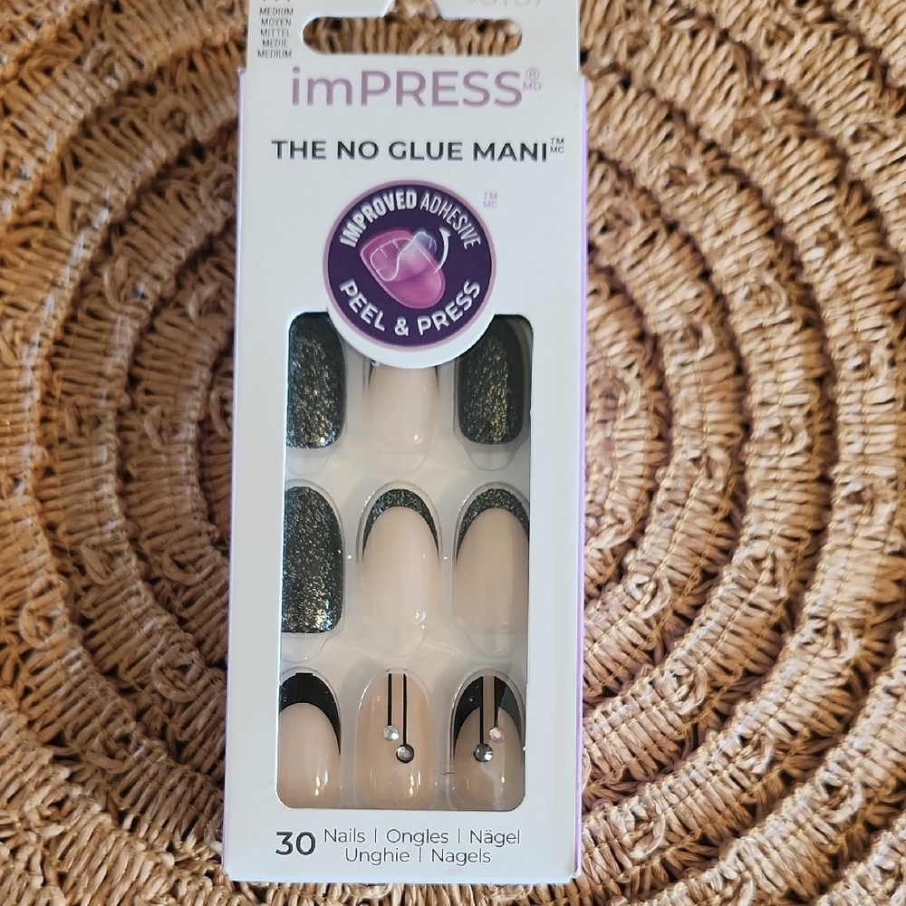 imPRESS Medium Lenght Black and Glitter Press-On Nails 30 Nails Unopened Box